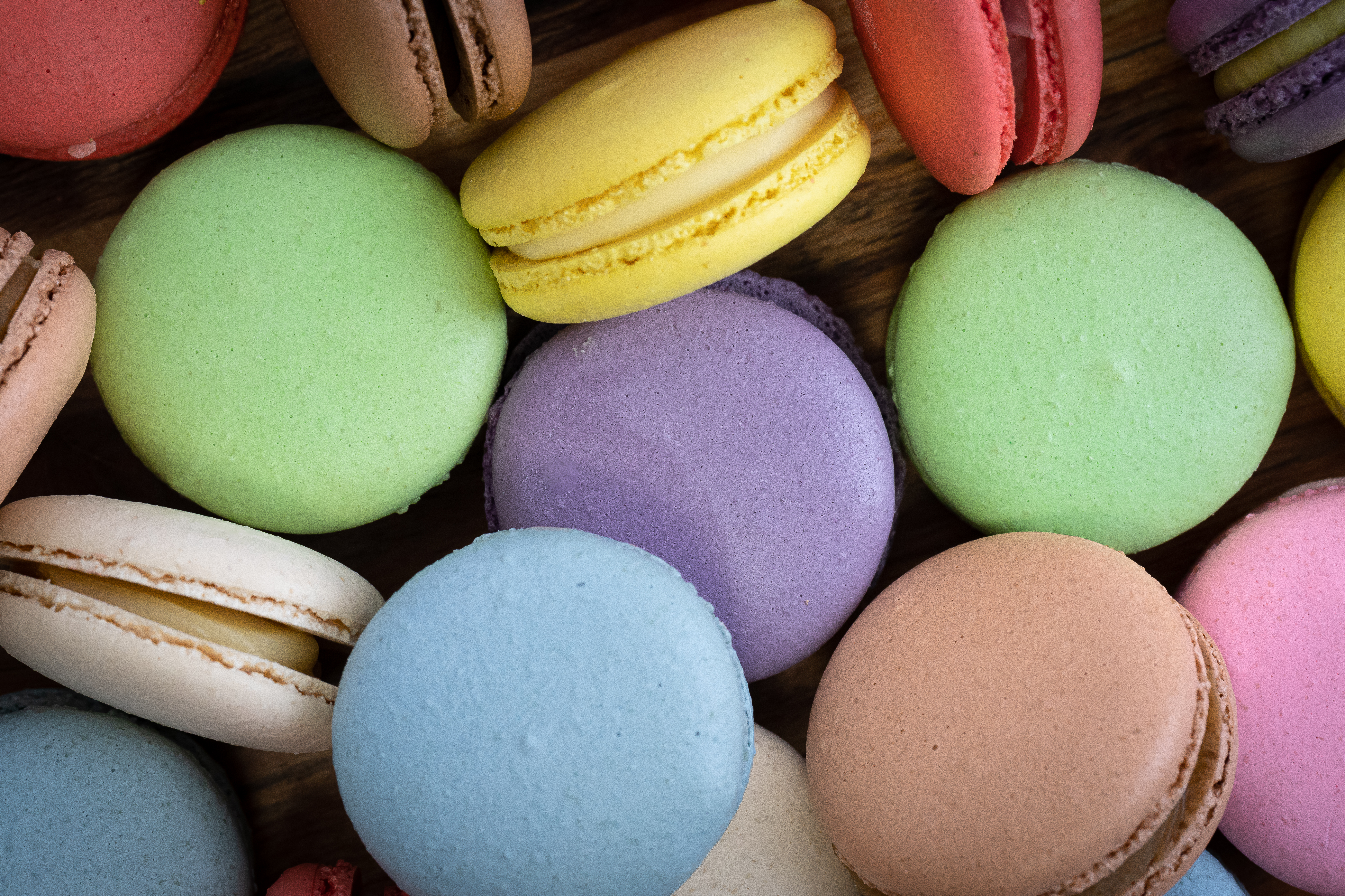 Social_Media_-_Mixed_Macarons_Landscape.jpg